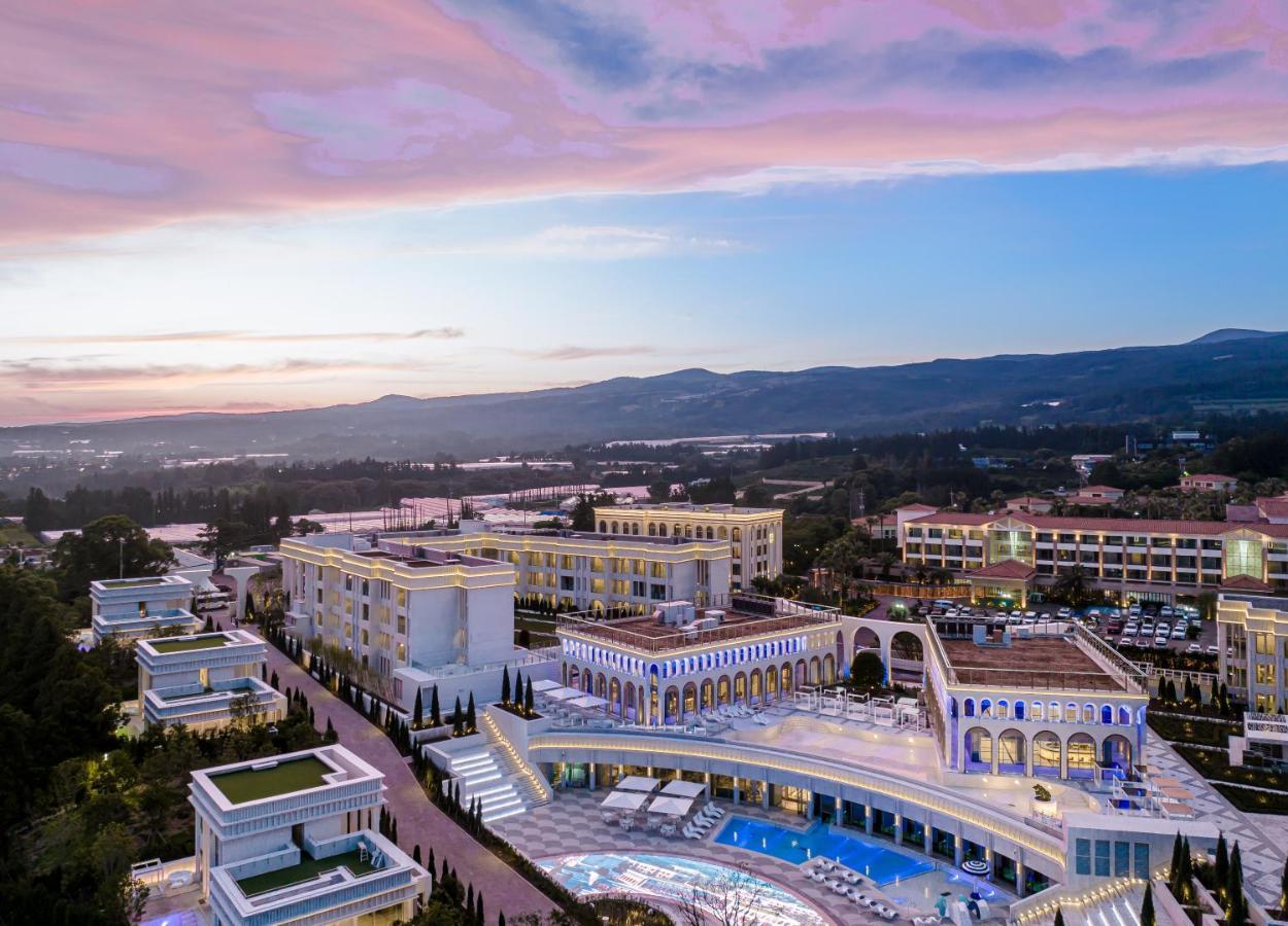 The Siena Resort Seogwipo Bagian luar foto
