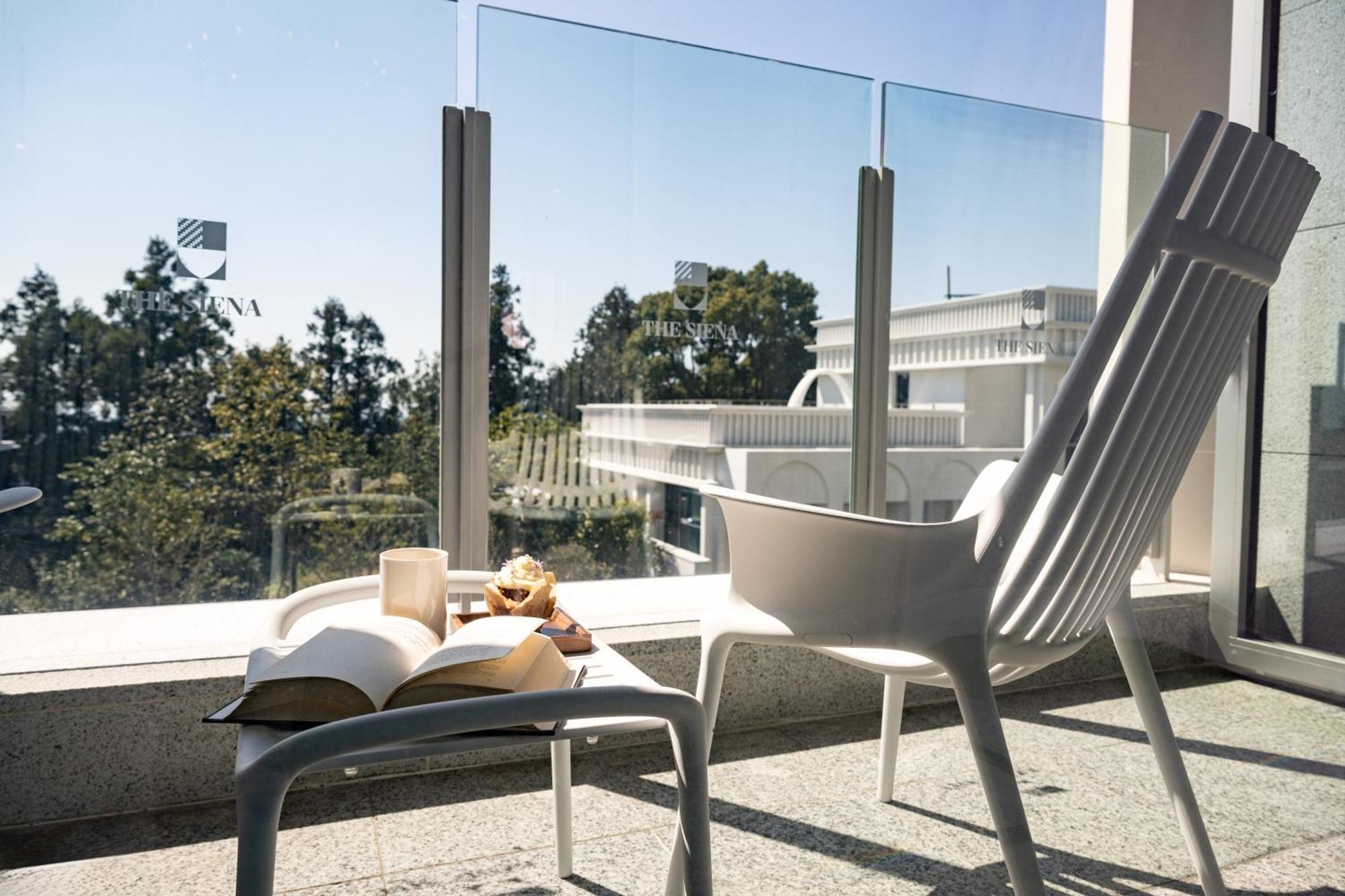 The Siena Resort Seogwipo Bagian luar foto